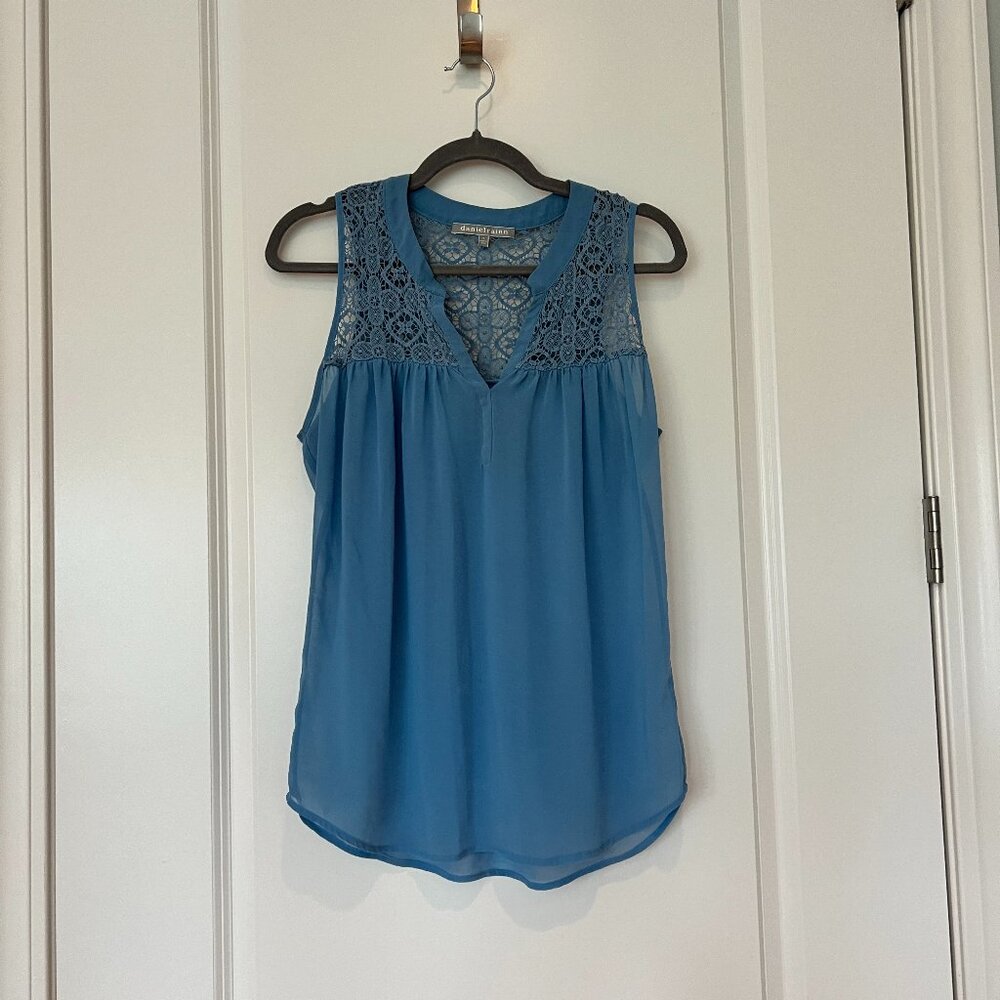 Daniel Rainn Sleeveless Top Crochet Detail Notched Neckline Blue S